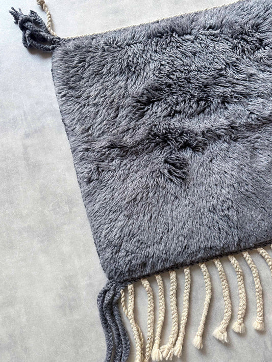 Mrirt rug