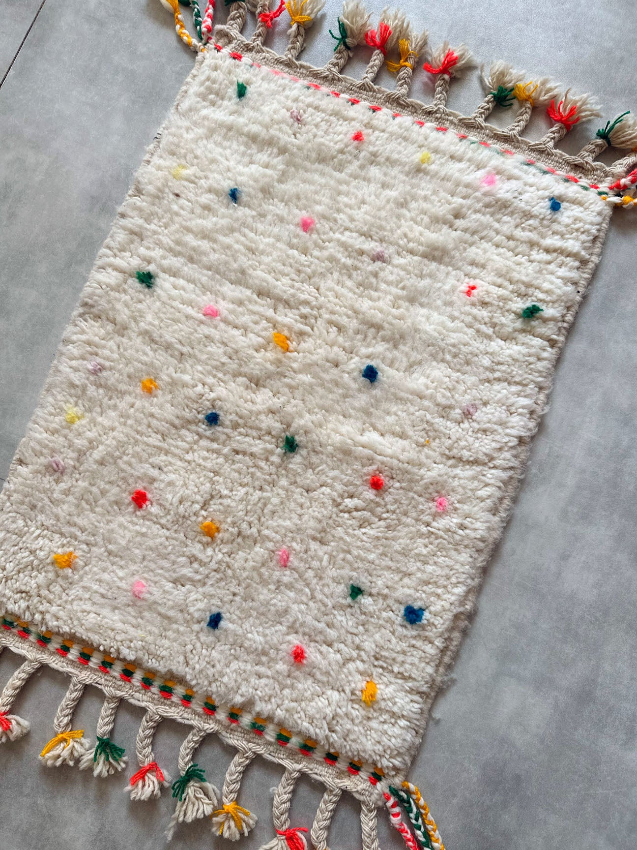 Dot rug