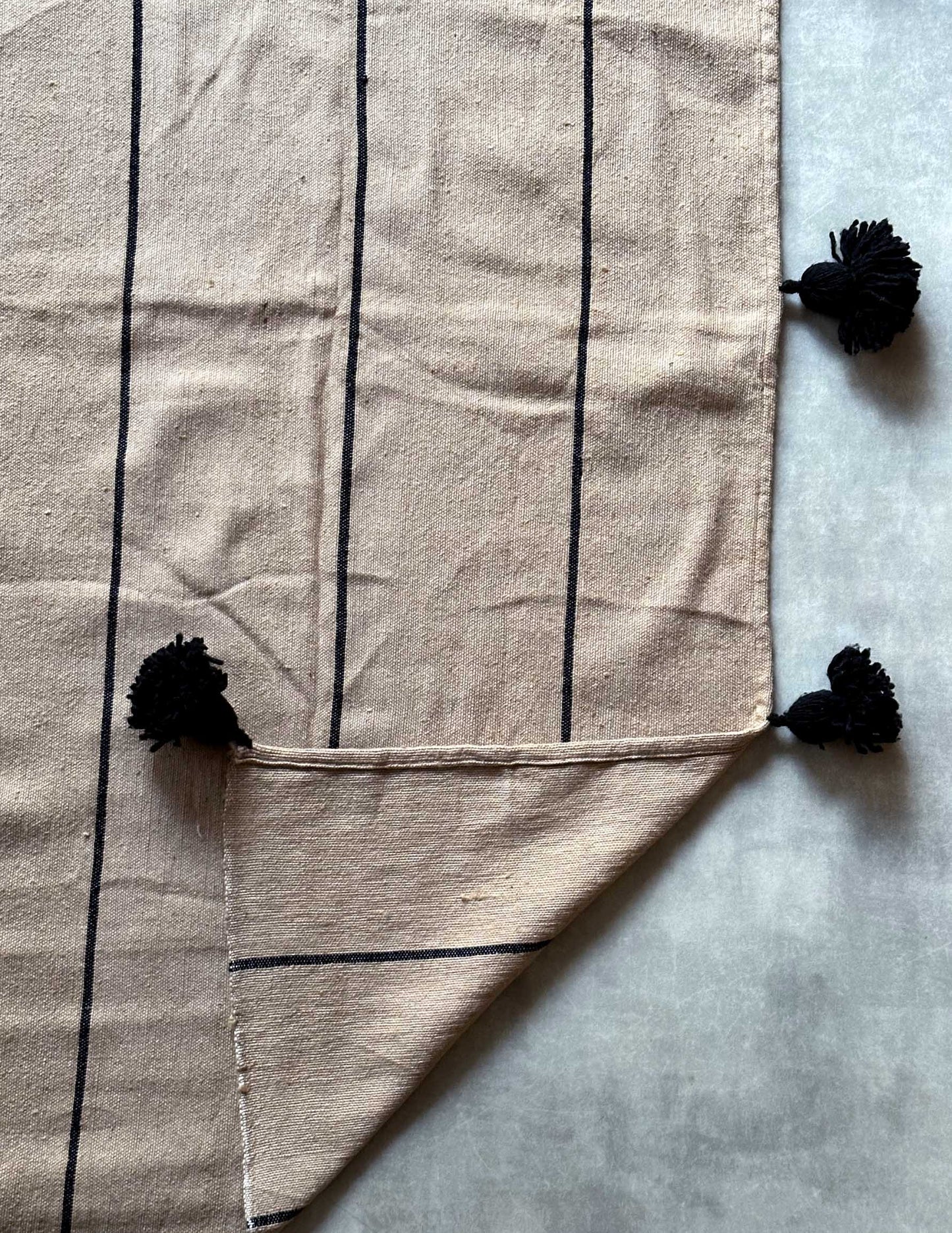 Pompom blanket