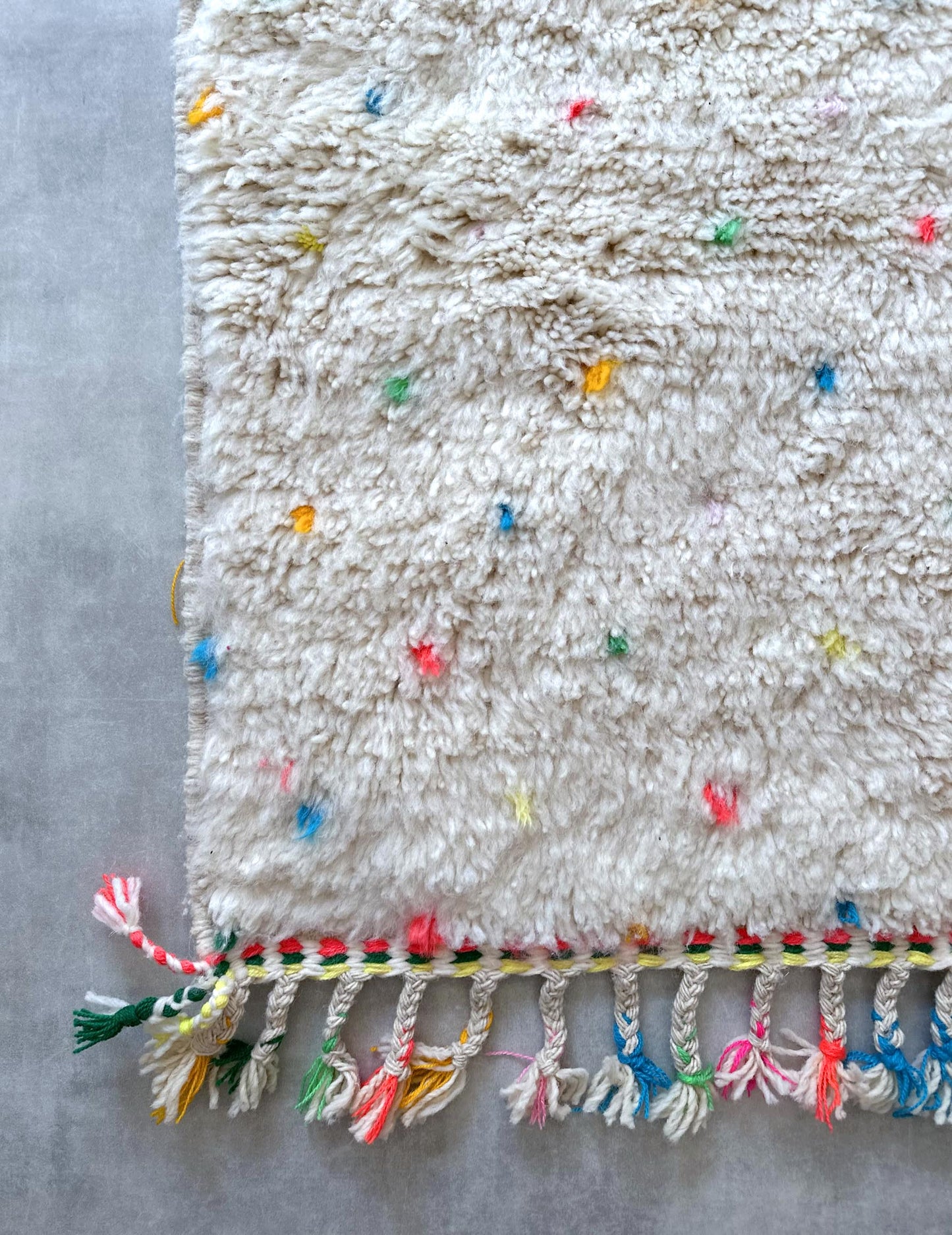 Dot rug
