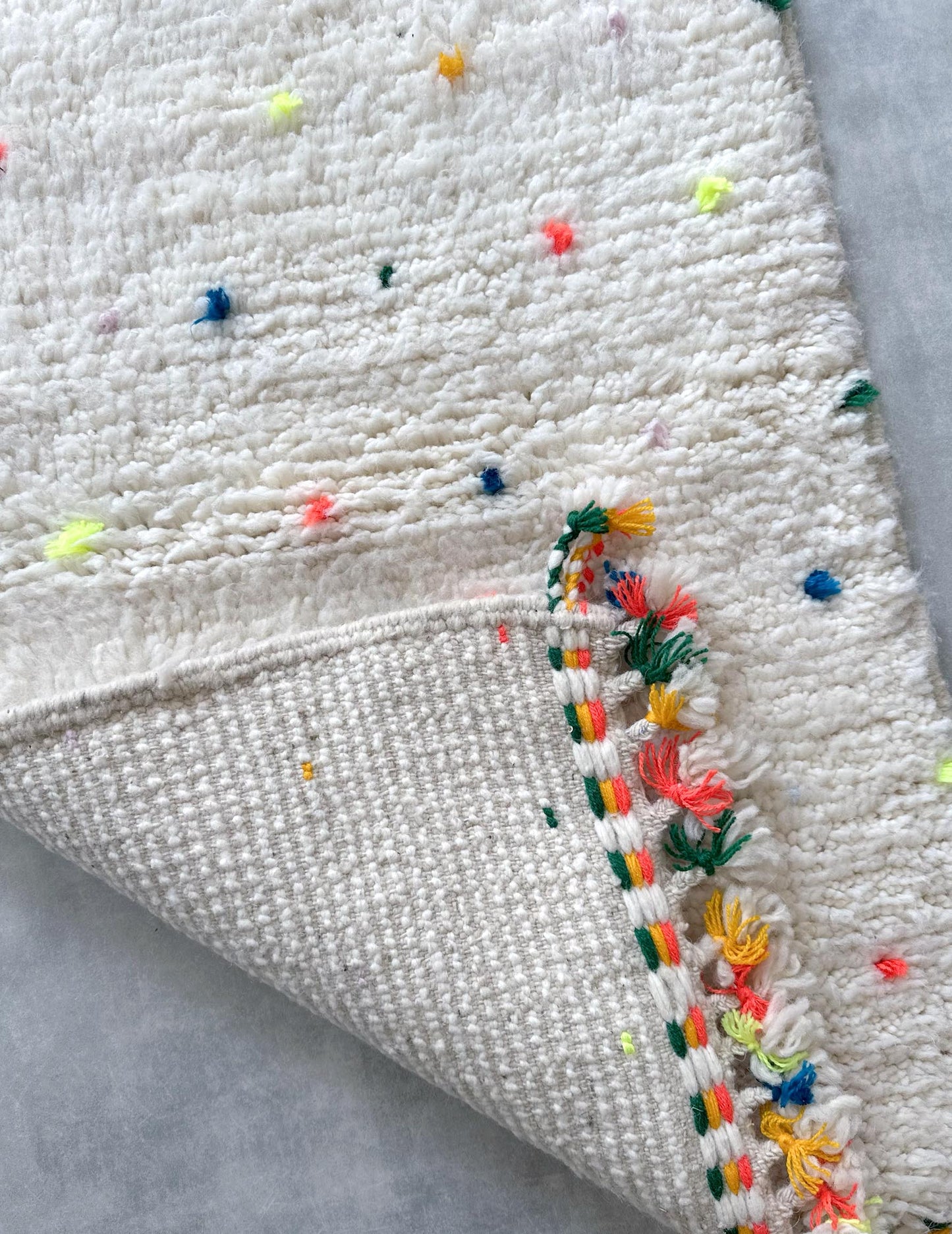 Dot rug