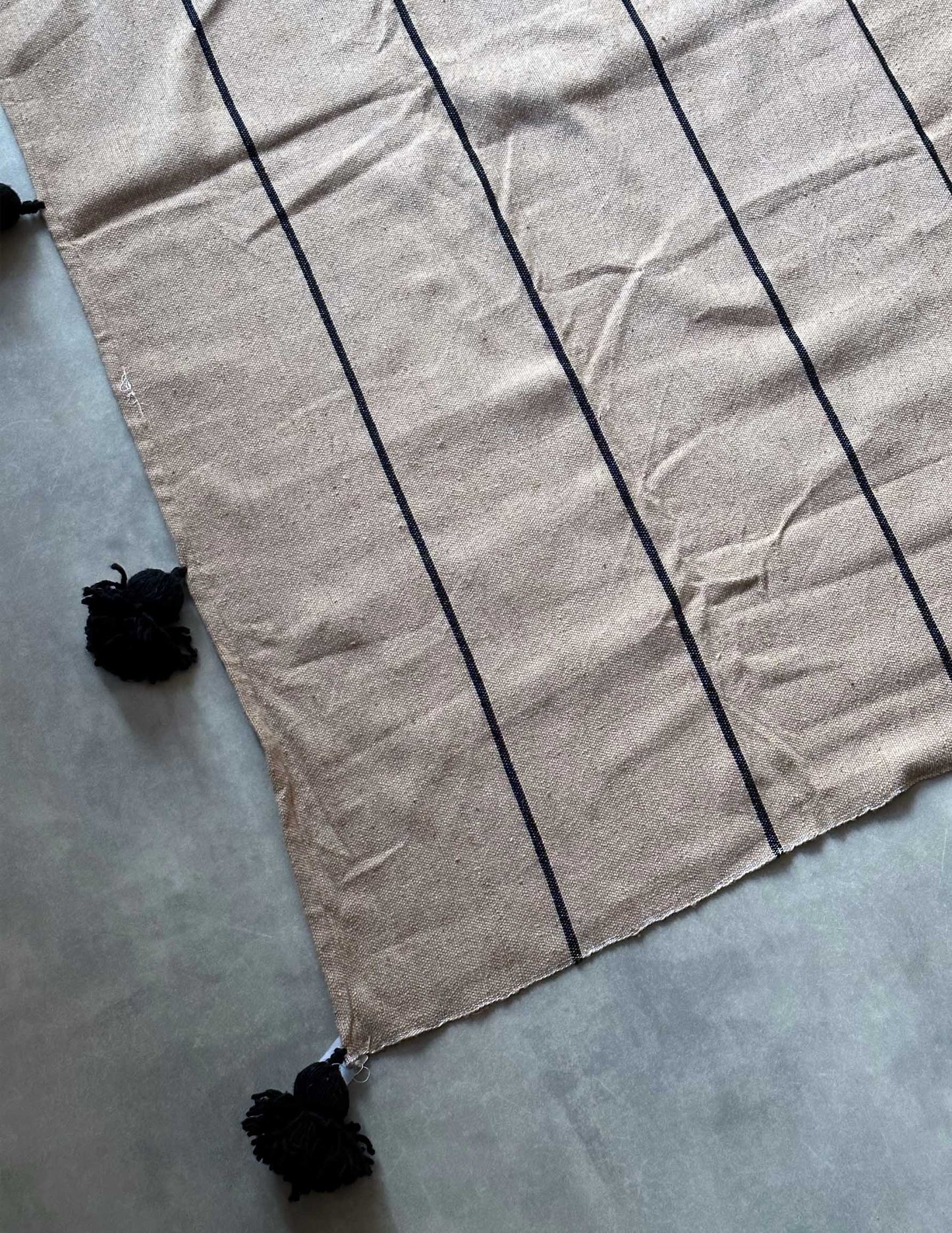Pompom blanket