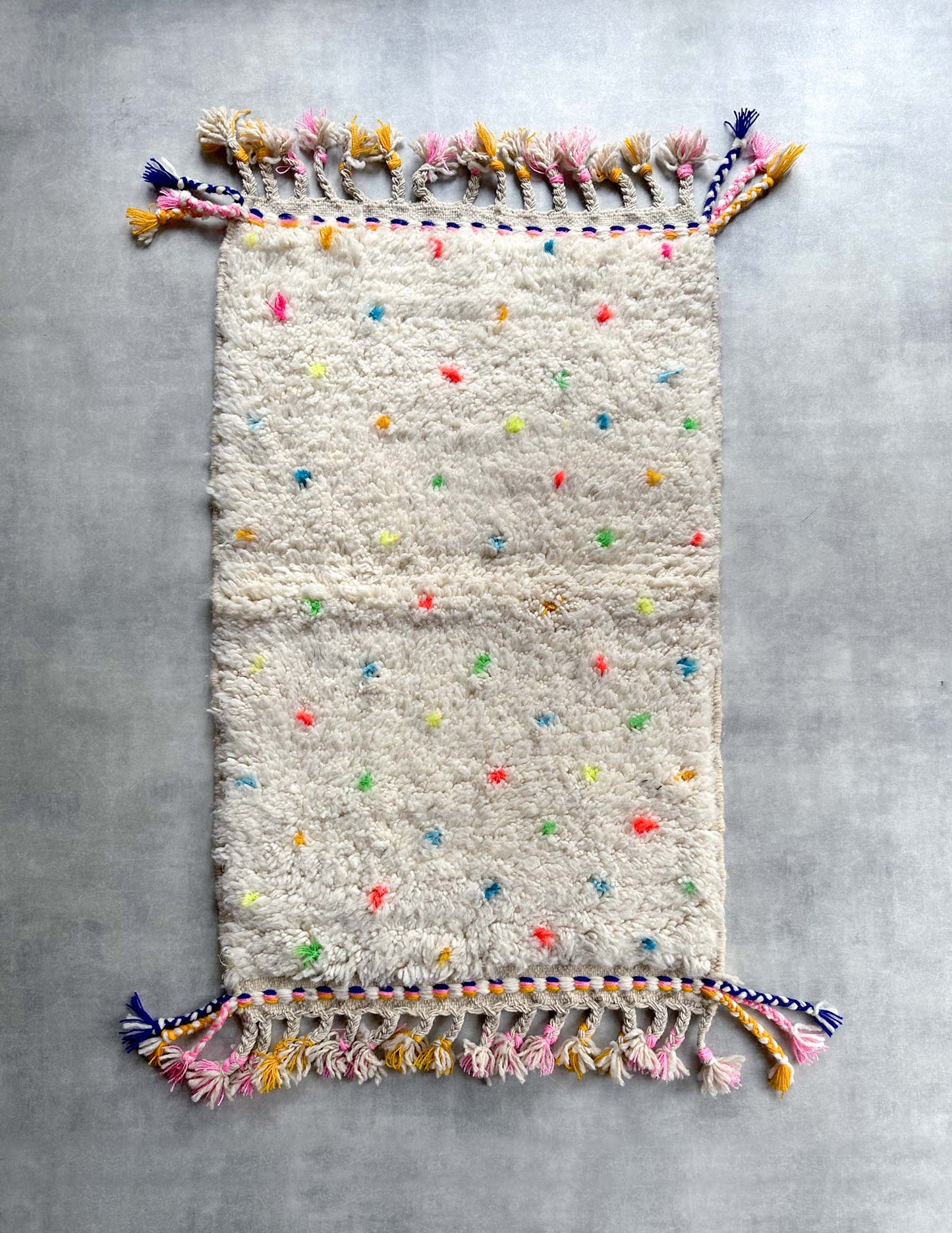 Dot rug