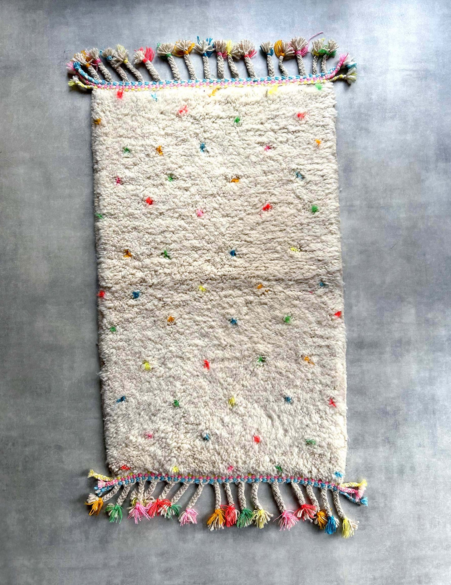 Dot rug