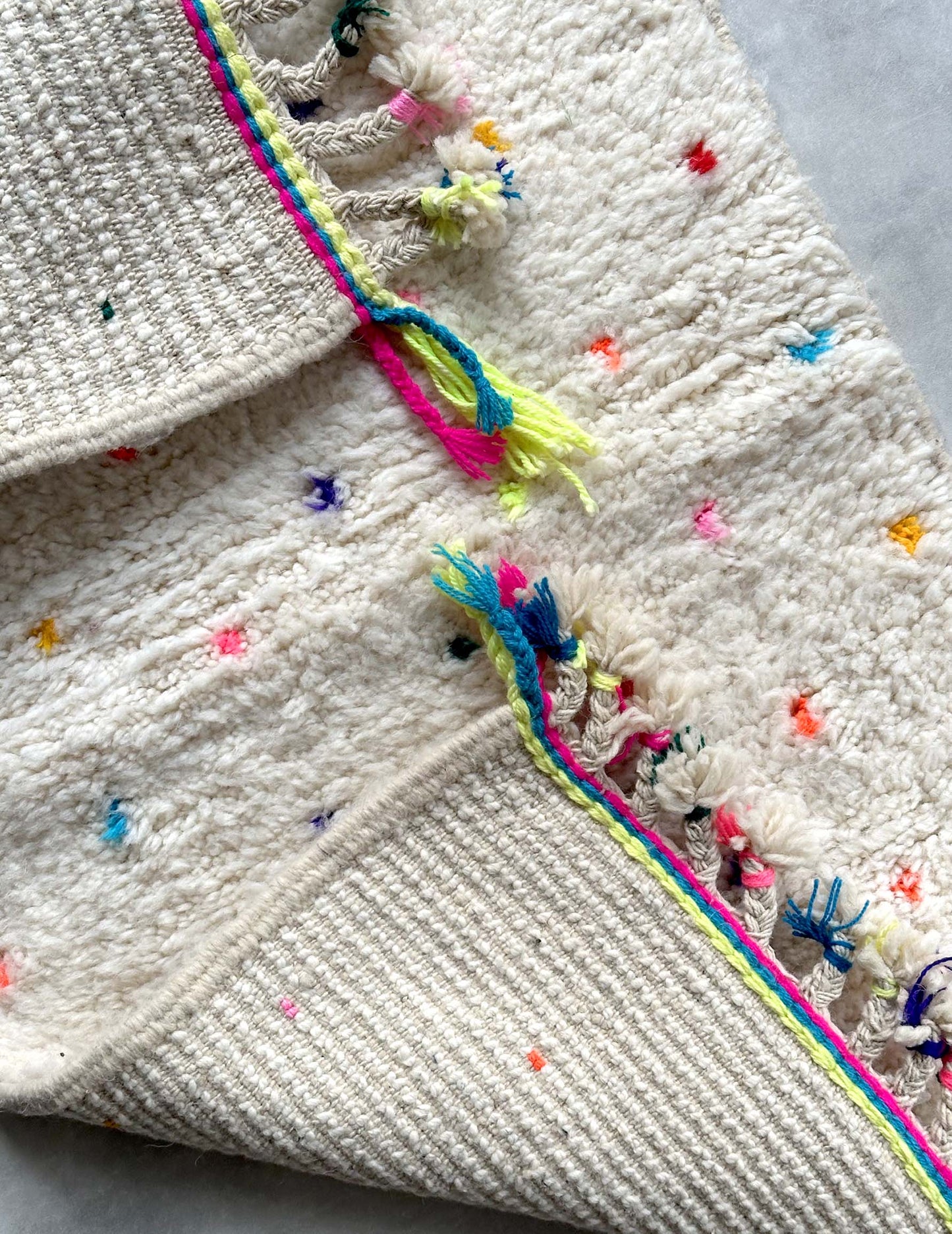 Dot rug