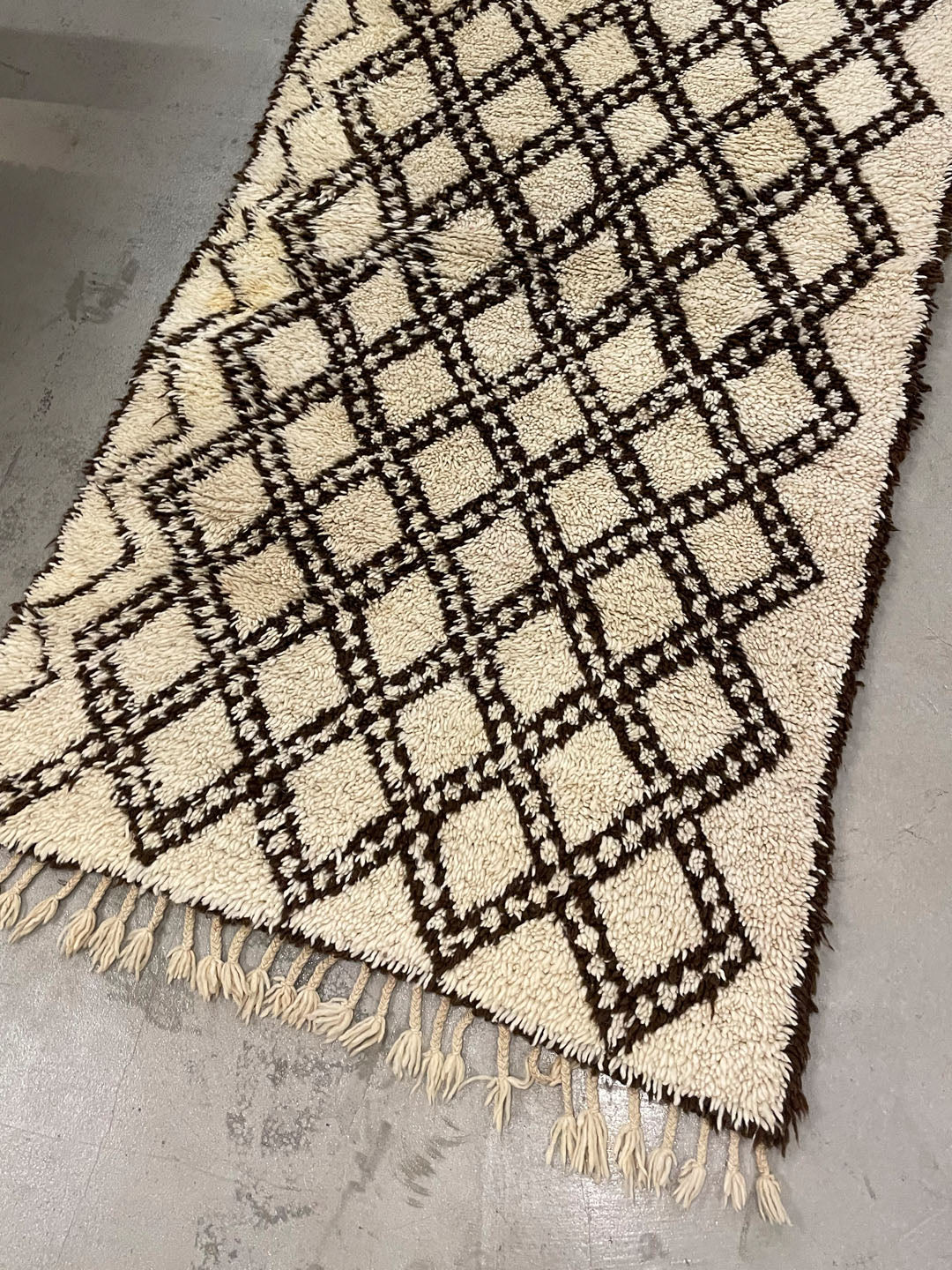 Vintage beni Ouarain rug