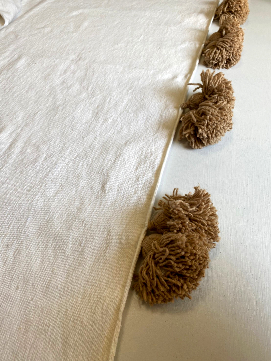 Pompom blanket