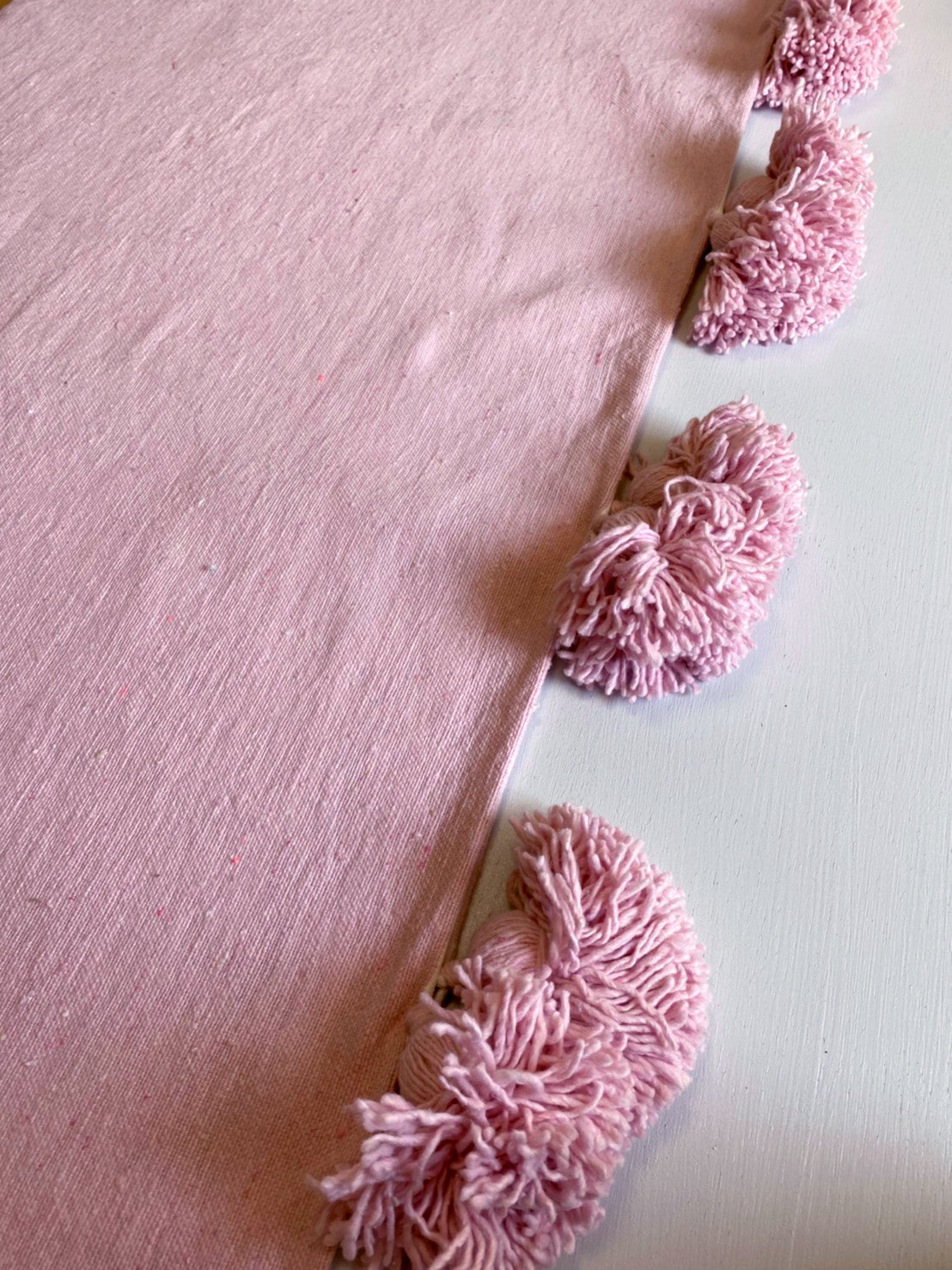 Pompom blanket