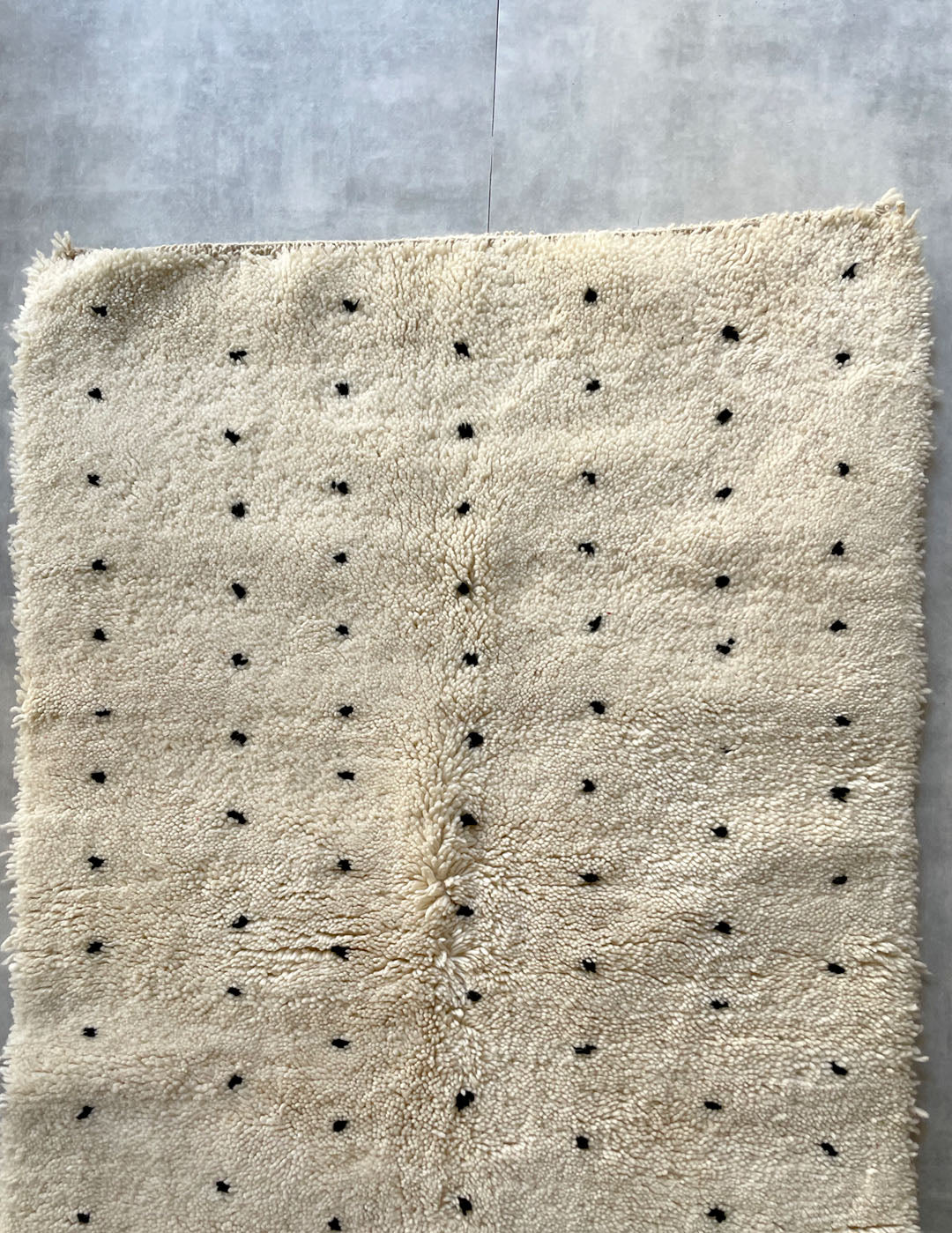Dot rug