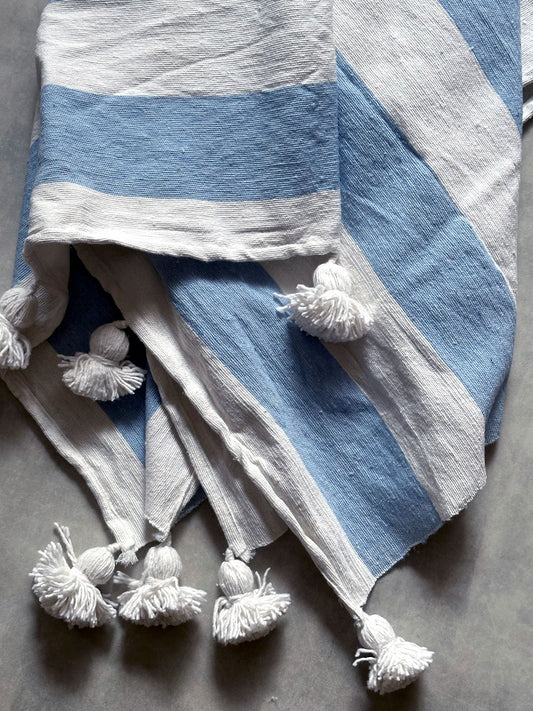 Pompom blanket