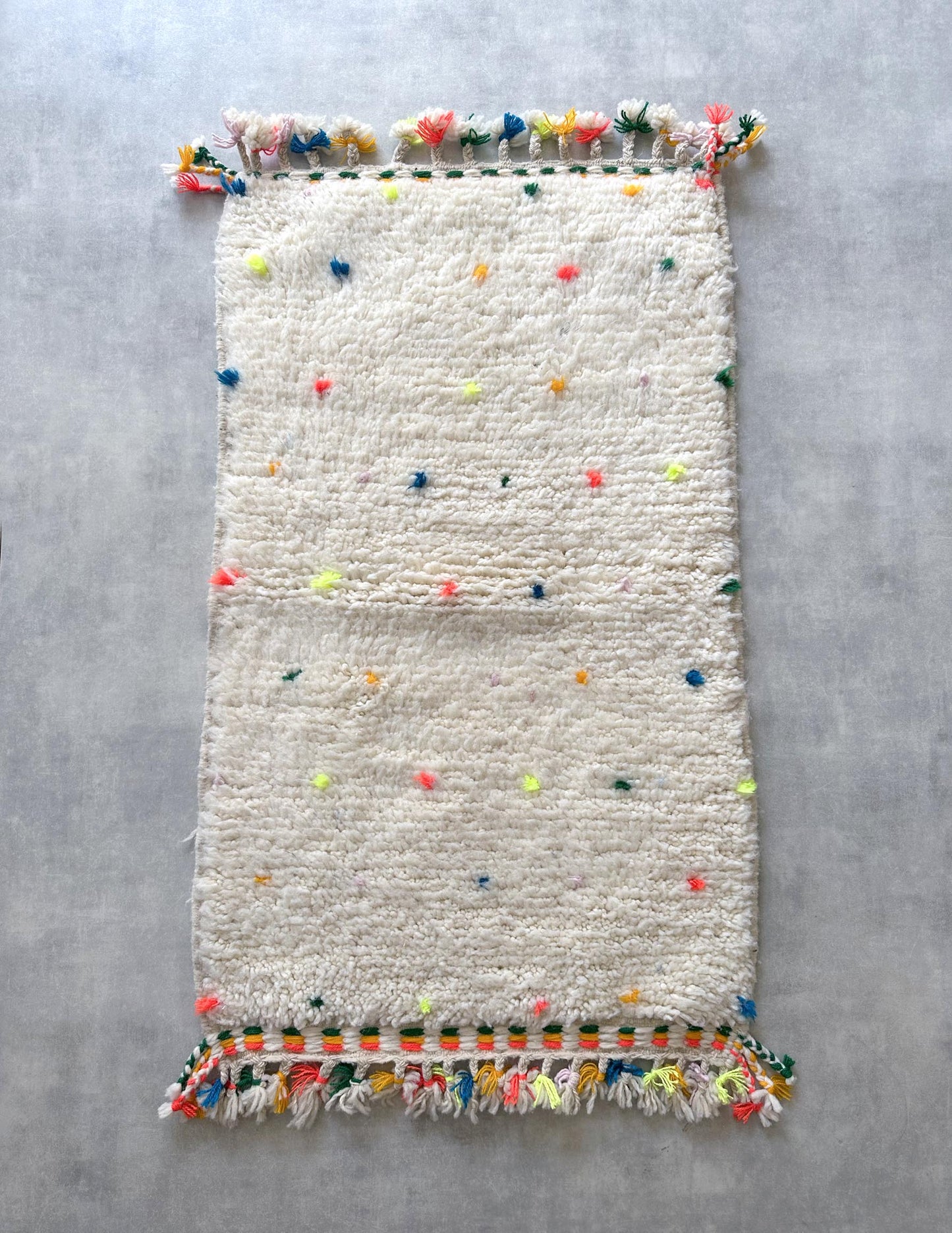 Dot rug