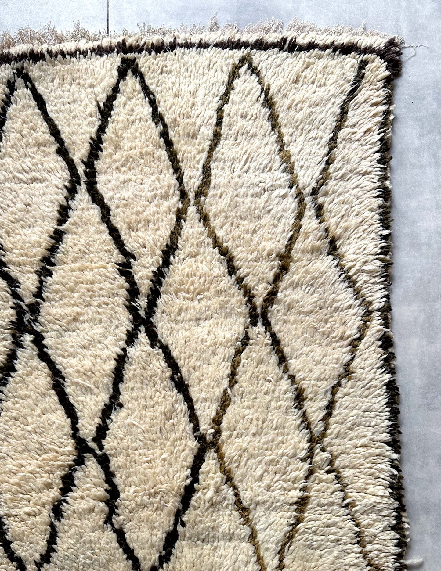 Vintage beni Ouarain rug