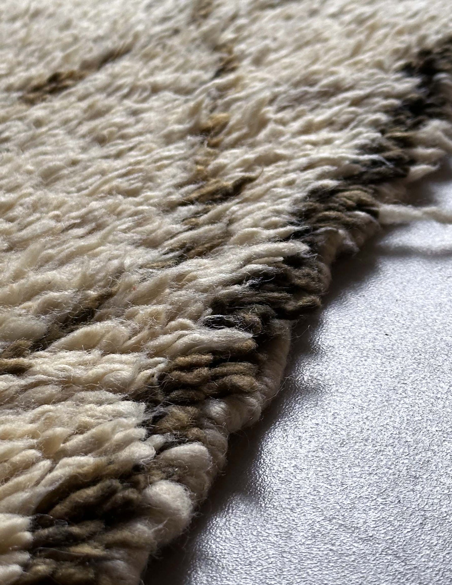 Vintage beni Ouarain rug