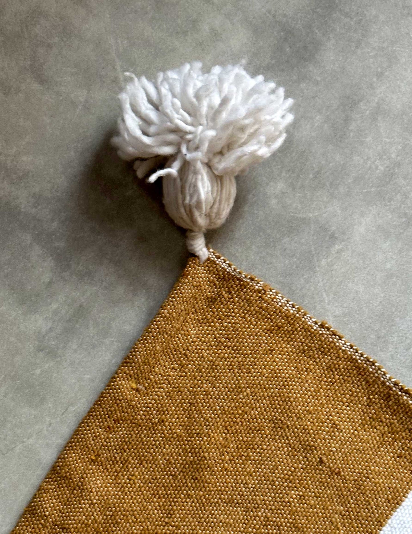 Pompom blanket