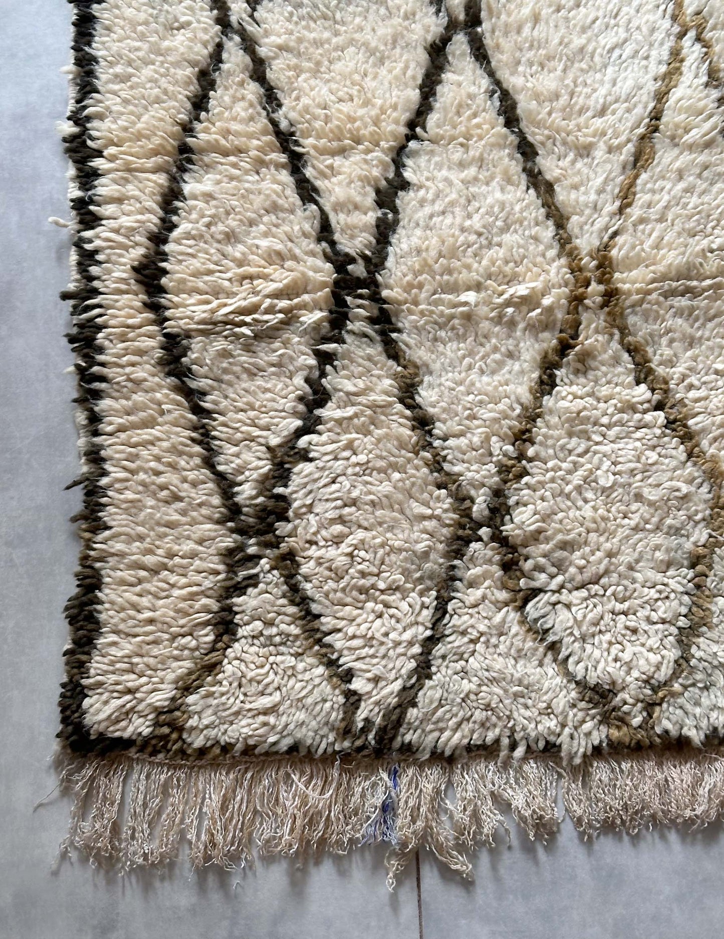 Vintage beni Ouarain rug