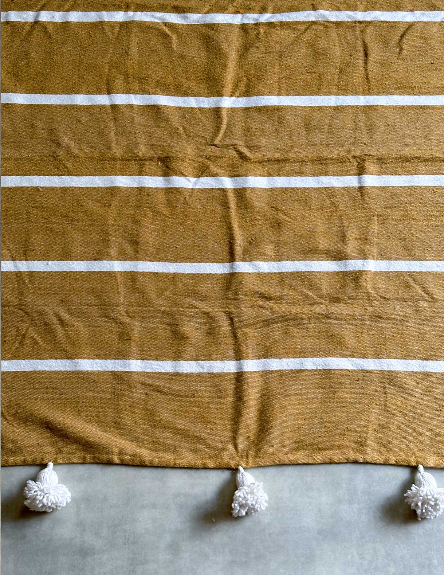 Pompom blanket
