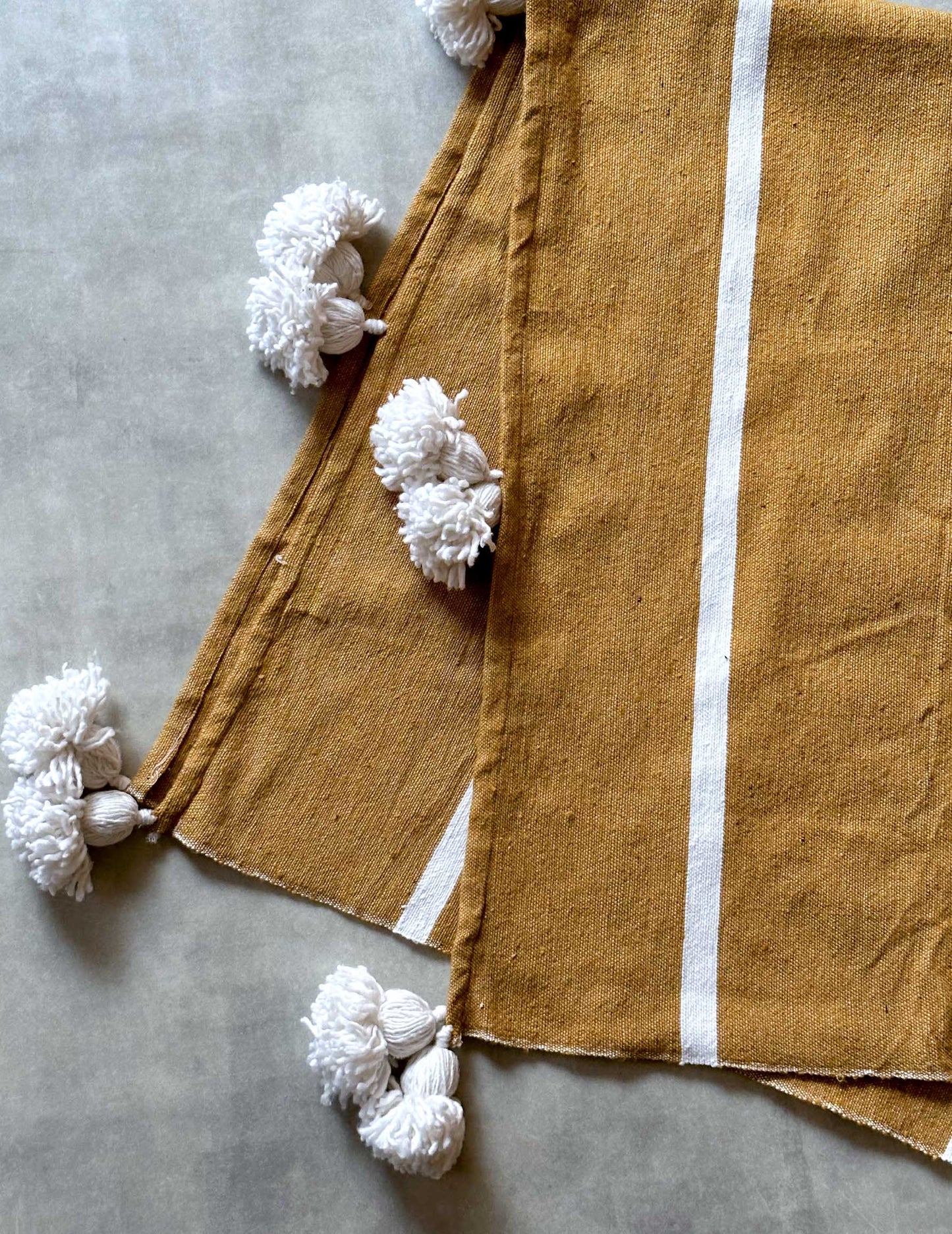 Pompom blanket