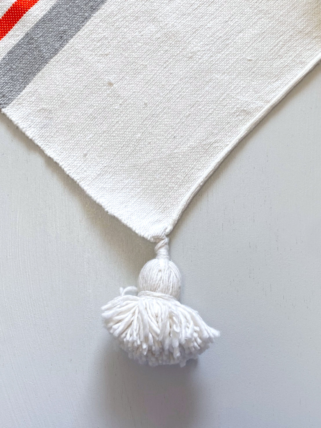 Pompom blanket