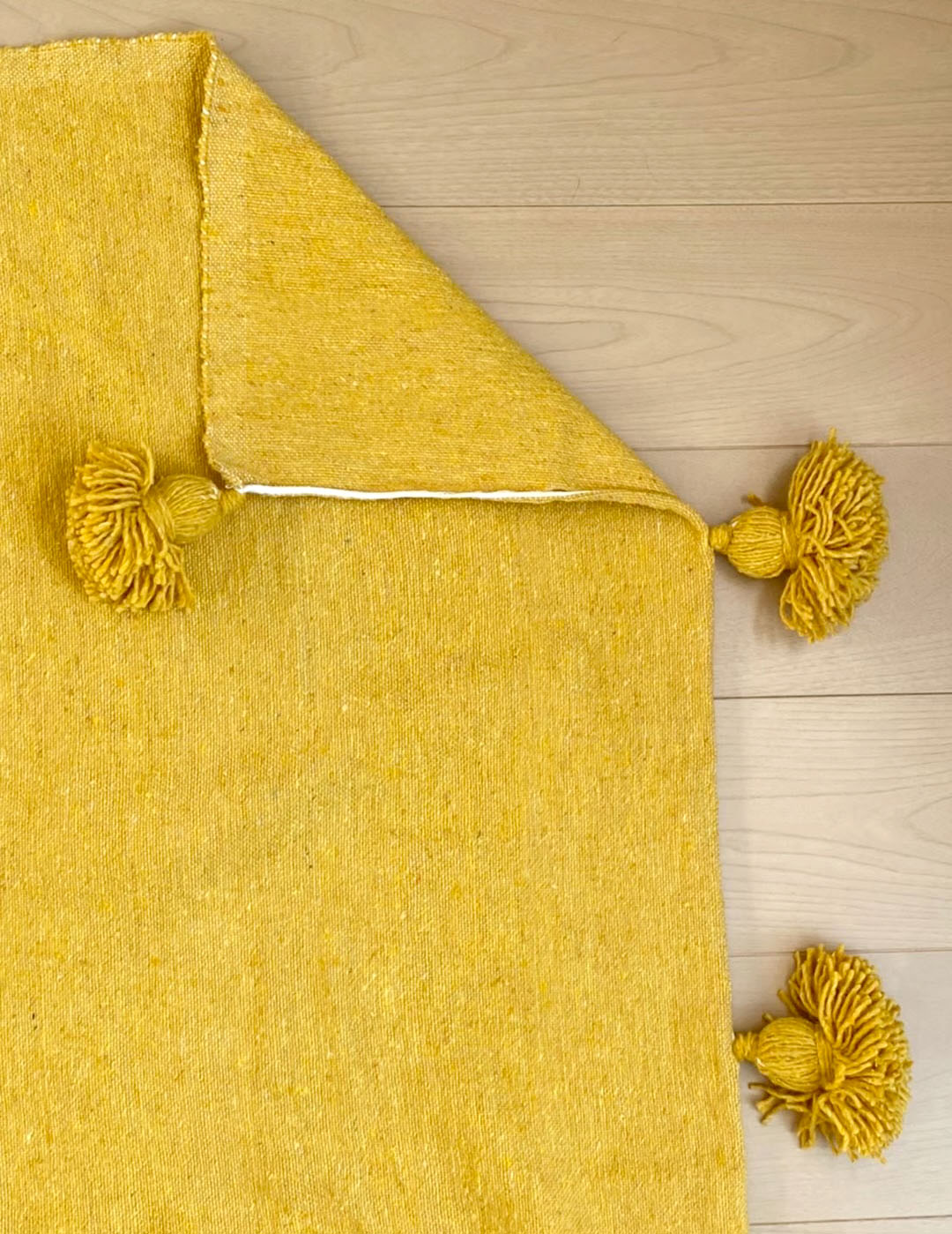 Pompom blanket